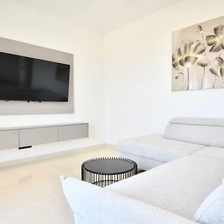 Diora Luxe Top-floor Seafront With Jacuzzi & Panoramic Sea View Split