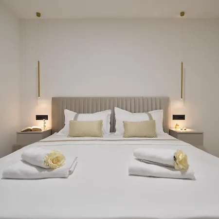 Apartment Diora Luxe Top-floor Seafront With Jacuzzi & Panoramic Sea View Split