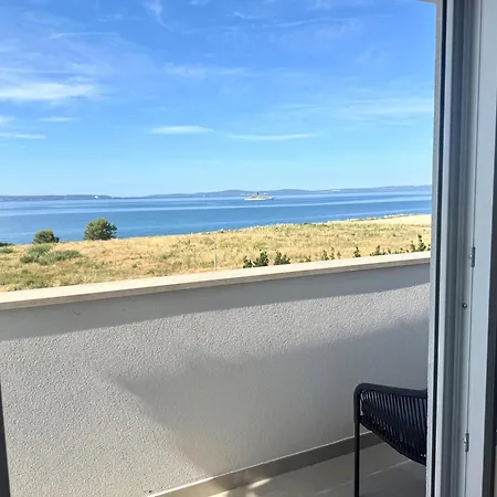 公寓 Diora Luxe Top-floor Seafront With Jacuzzi & Panoramic Sea View *