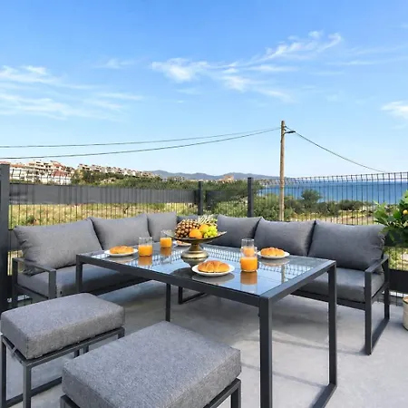 Diora Luxe Top-floor Seafront With Jacuzzi & Panoramic Sea View