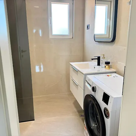 Diora Luxe Top-floor Seafront With Jacuzzi & Panoramic Sea View Apartment Split