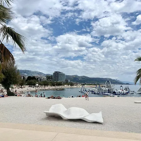 Diora Luxe Top-floor Seafront With Jacuzzi & Panoramic Sea View Apartment Split